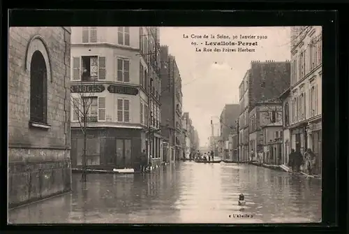 AK Levallois-Perret, La Crue de la Seine 1910, La Rue des Frères Herbert, Hochwasser