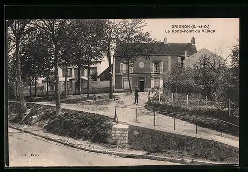 AK Grignon, Le Rond-Point du Village