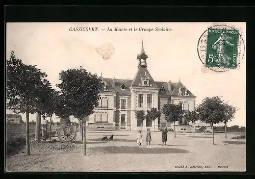 AK Gassicourt, La Mairie et le Groupe Scolaire