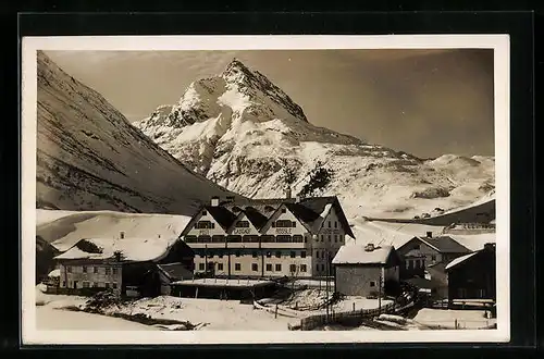 AK Galtür, Wintersportplatz Galtür mit Post - Gasthof Rössle