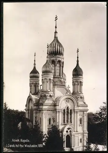 Fotografie J. Jacob, Wiesbaden, Ansicht Wiesbaden, Griechische Kapelle um 1899