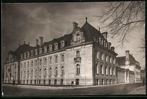 Fotografie unbekannter Fotograf, Ansicht Luxemburg, Schloss im Stadtkern