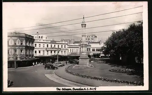 Fotografie unbekannter Fotograf, Ansicht Dunedin / Neuseeland, Hotel Regent & The Octagon, Burns Culumn