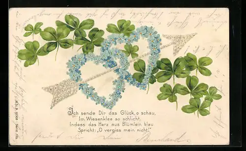 Präge-AK Ein weisser Pfeil durchdringt Herzen aus blauen Blüten, Glückskleeblätter