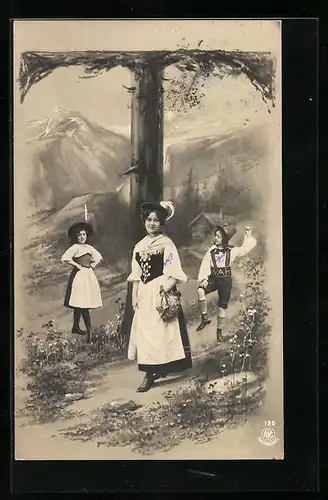 AK Kinder in Tracht stehen im Gebirge beim Buchstaben T