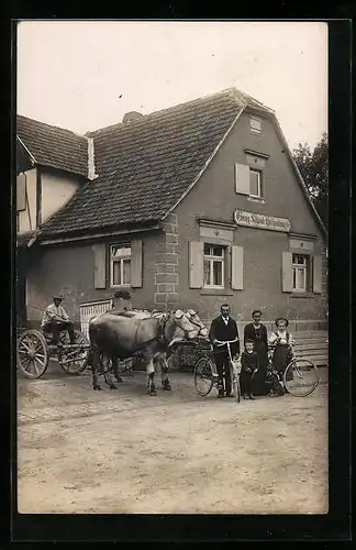 Foto-AK Grafenhausen, Holzhandlung Georg Schwab, Fuhrwerk, Fahrräder