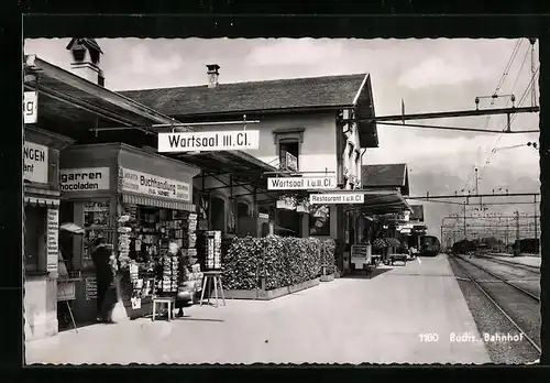 AK Buchs, Bahnhof mit Buchhandlung P. Schmidt, Ansichtskartenverkauf