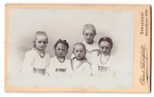Fotografie Ohm & Schlotfeldt, Bergedorf, Wentorferstrasse 8a, Fünf Geschwister in feinen Kleidern