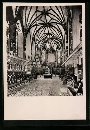 AK Marienburg / Malbork, Schloss Marienburg, Schlosskirche mit Blick nach dem Chor