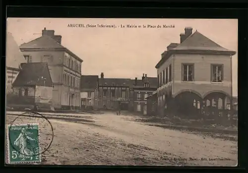 AK Argueil, La Mairie et la Place du Marche