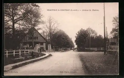 AK Neauphle-le-Château, Avenue de Chatron