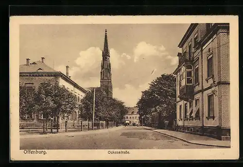 AK Offenburg, Ockenstrasse mit Kirche