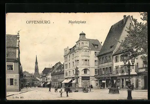 AK Offenburg, Marktplatz mit Brunnen