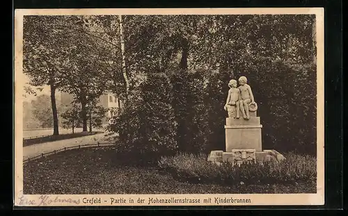 AK Crefeld, Partie in der Hohenzollernstrasse mit Kinderbrunnen