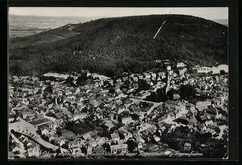 AK Neustadt b. Coburg, Ortsansicht mit Muppberg u. Aussichtsturm, Fliegeraufnahme