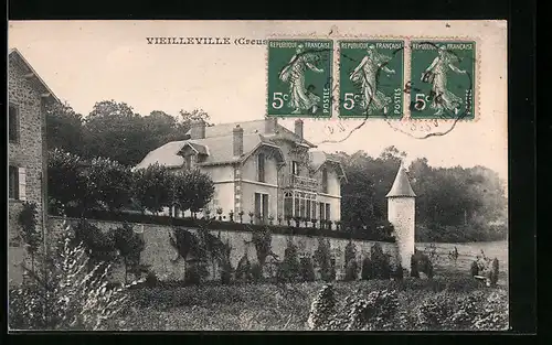 AK Vieilleville, Une Villa