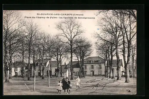 AK St-Sulpice-les-Champs, Place du Champ de Foire