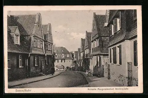 AK Essen /Ruhr, Kolonie Margaretenhof, Steilstrasse mit Passanten