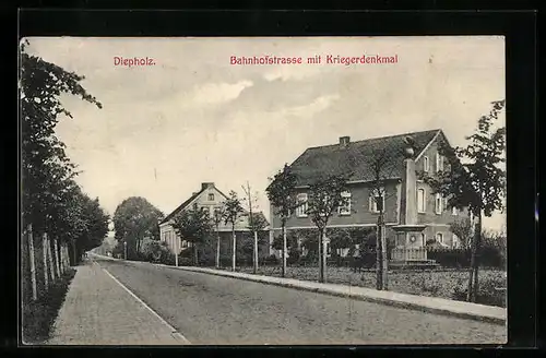 AK Diepholz, Bahnhofstrasse mit Kriegerdenkmal