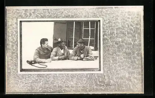 Foto-AK Drei Männer mit Tabakspfeifen, Passepartout