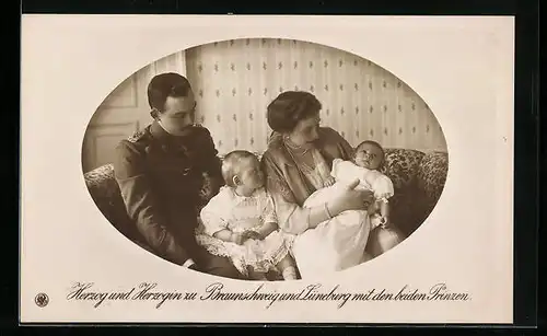 AK Herzog und Herzogin Braunschweig und Lüneburg mit den beiden Prinzen