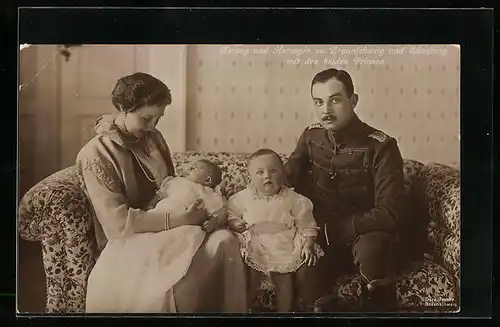 AK Ernst August Herzog von Braunschweig mit der Herzogin und den beiden Prinzen
