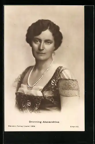 AK Königin Alexandra von Dänemark mit Perlenkette