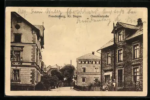 AK Freudenberg /Kr. Siegen, Oranienstrasse mit Anwohnern