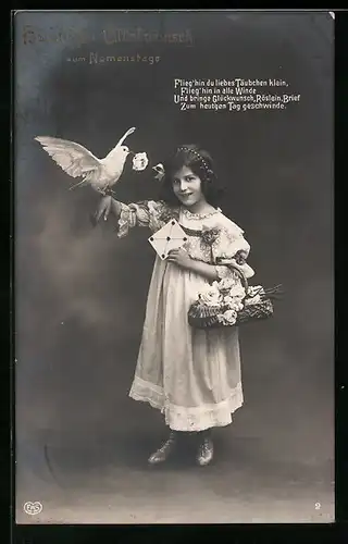 Foto-AK EAS Nr.2013: Mädchen mit einem Blumenkorb und Taube auf dem Arm