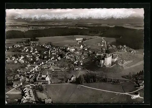 AK Grönenbach im Allgäu, Totalansicht mit Blick auf das Kneippkurheim vom Flugzeug aus