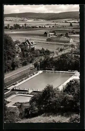 AK Bad Driburg, Blick vom Cafè Falkenhöhe zum Schwimmbad