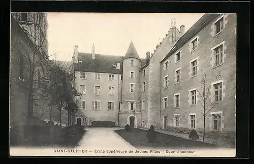 AK Saint-Gaultier, Ècole Supèrieure de Jeunes Filles-Cour d`honneur