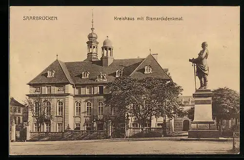 AK Saarbrücken, Kreishaus mit Bismarckdenkmal