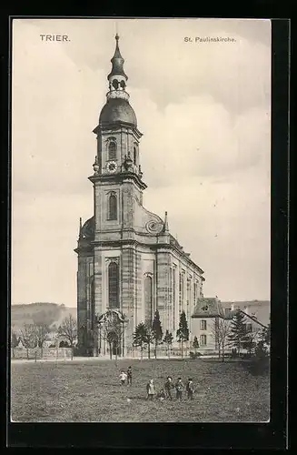 AK Trier, St. Paulinskirche mit Kindern auf Wiese
