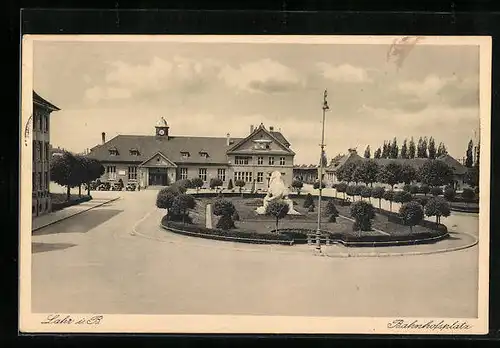 AK Lahr i. B., Blick auf Bahnhofplatz