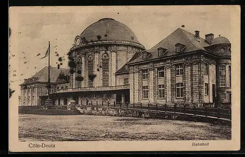 AK Köln-Deutz, auf dem Vorplatz zum Bahnhof