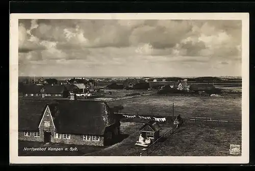 AK Kampen a. Sylt, Landschaftspanorama mit einem Bauernhaus im Vordergrund
