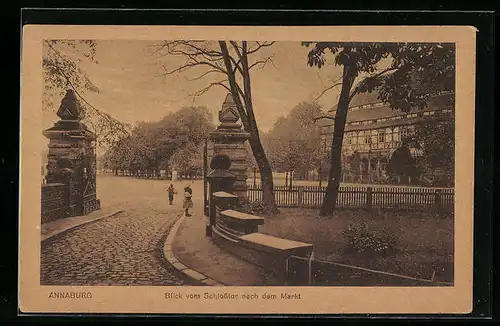 AK Annaburg, Blick vom Schlosstor nach dem Markt