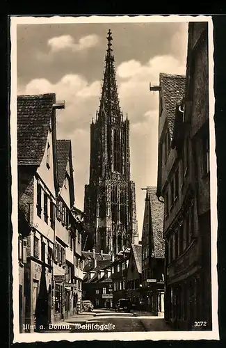 AK Ulm a. Donau, Blick in die Walfischgasse zum Münster