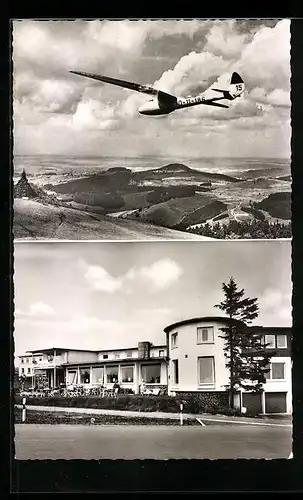 AK Wasserkuppe a. Rhön, Segelflugzeug mit Landschaftspanorama, Gasthof und Hotel Peterchens Mondfahrt