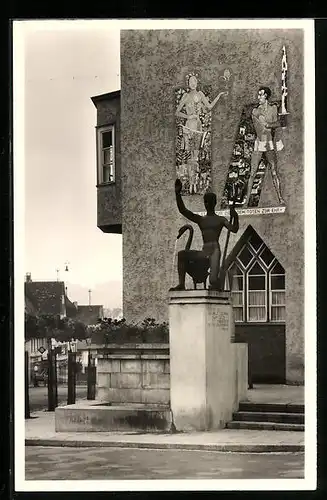 AK Schwenningen a. Neckar, vor dem Rathausbrunnen