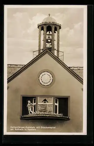 AK Hameln, Rattenfänger-Kunstuhr mit Glockenspiel am Rathaus