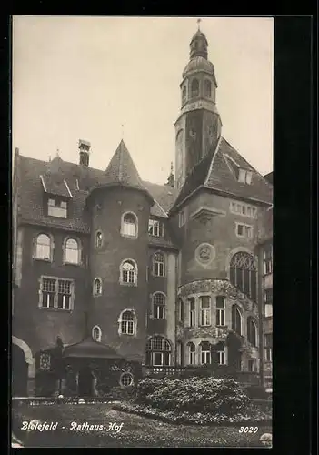 AK Bielefeld, im Rathaus Hof