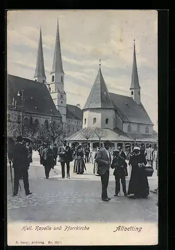 AK Altoetting, Passanten an der Heil. Kapelle und Pfarrkirche