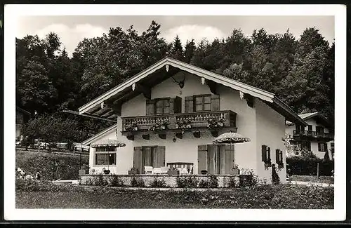 AK Rottach-Egern, vor dem Haus Anneliese