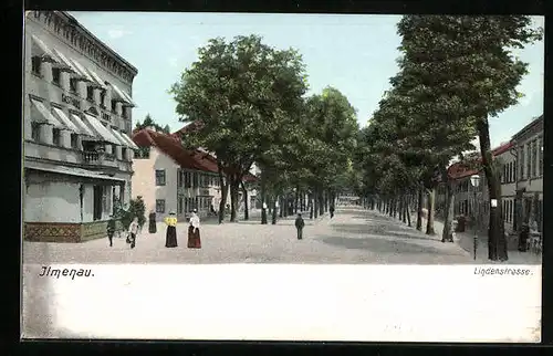 AK Ilmenau, Lindenstrasse mit Passanten