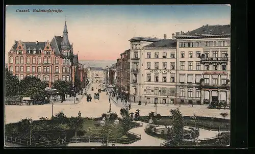 AK Cassel, Bahnhofstrasse mit Hotel du Nord und Strassenbahn