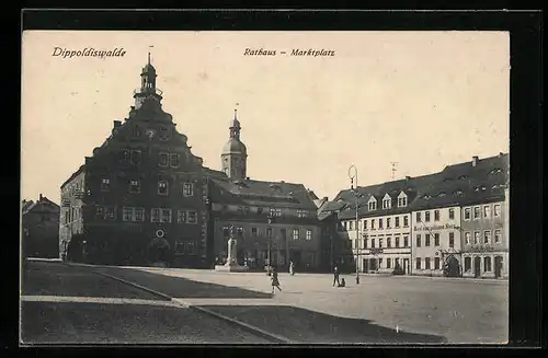 AK Dippoldiswalde, Rathaus auf dem Marktplatz mit Hotel zum goldenen Stern