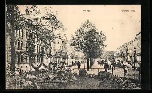 AK Aachen, Heinrichs Allee mit Passanten