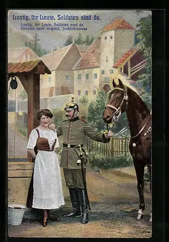 AK Junge Frau im Dirndl und Soldat mit Pferd an einem Brunnen